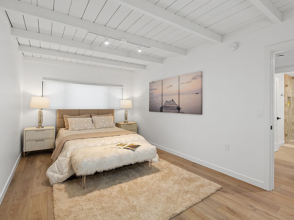 Primary Divine vibes