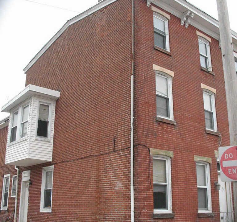 2nd image of 701 Kohn St