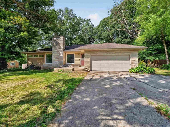 3416 Sun Valley Dr, Fort Wayne, IN 46804