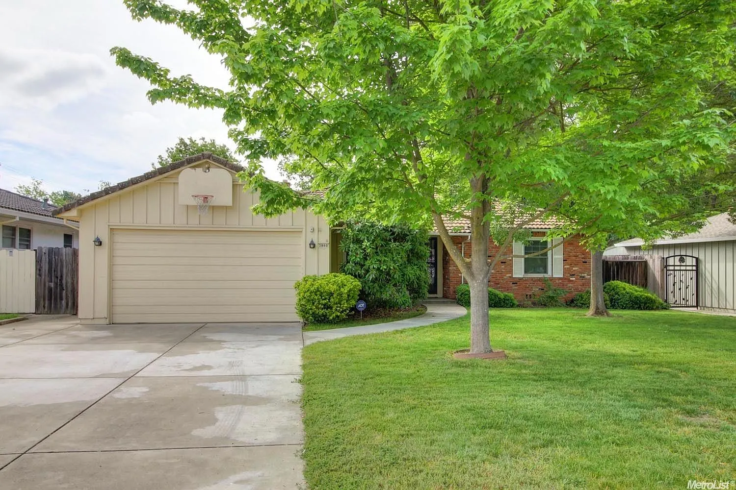 3860 El Ricon Way photo 1
