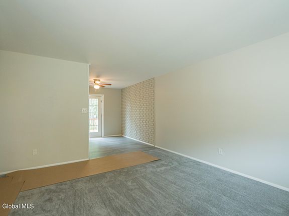 5th image of 8 Ferndell Spring Drive