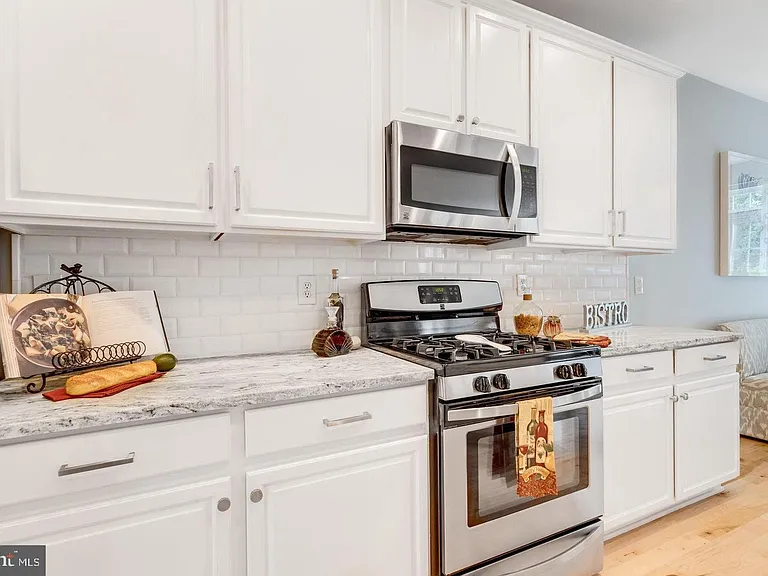 6485 Sutcliffe Dr — Photo 21
