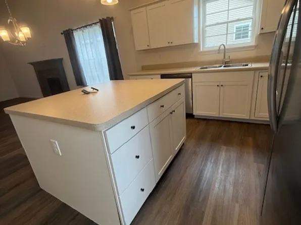 704 Stephanie Ct, Washington, IL