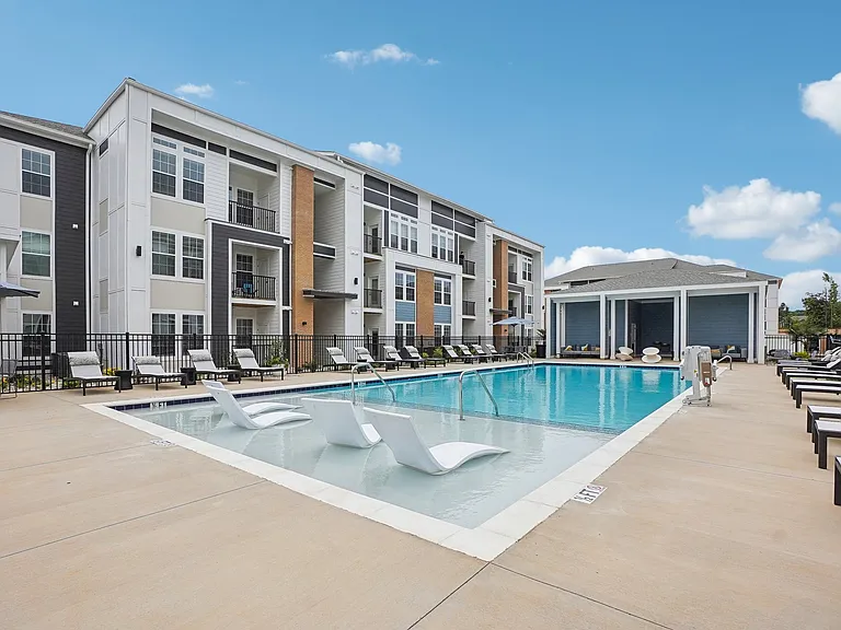 Amenities Courtyard Pool
