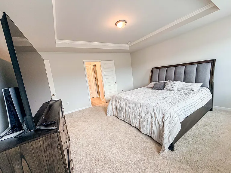 628 Sidney Ct — Photo 54