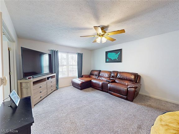 4th image of 517 Parkside Ln