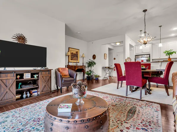 735 Amy Court, Lakewood, NJ 08701