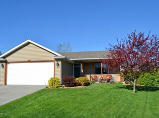 1910 Pioneer Ln, Zumbrota, MN 55992