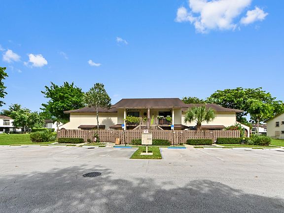 4th image of 23378 Lyons Road #204