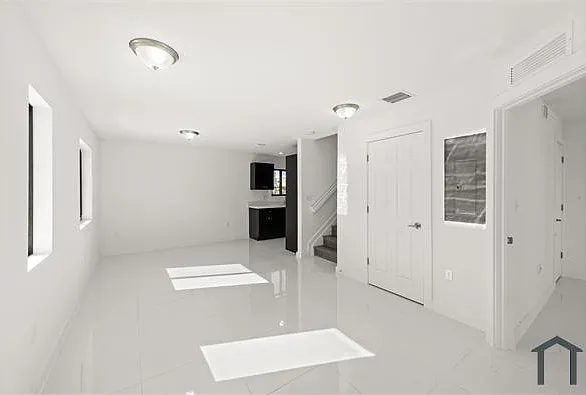 3 bed, 1150 sqft, $3,000 — Photo 2