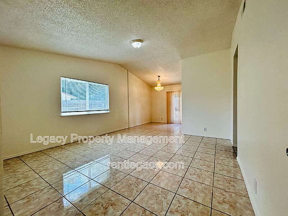 4th image of 3609 Huntsman Dr