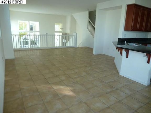 3rd image of 1210 Summer Ln