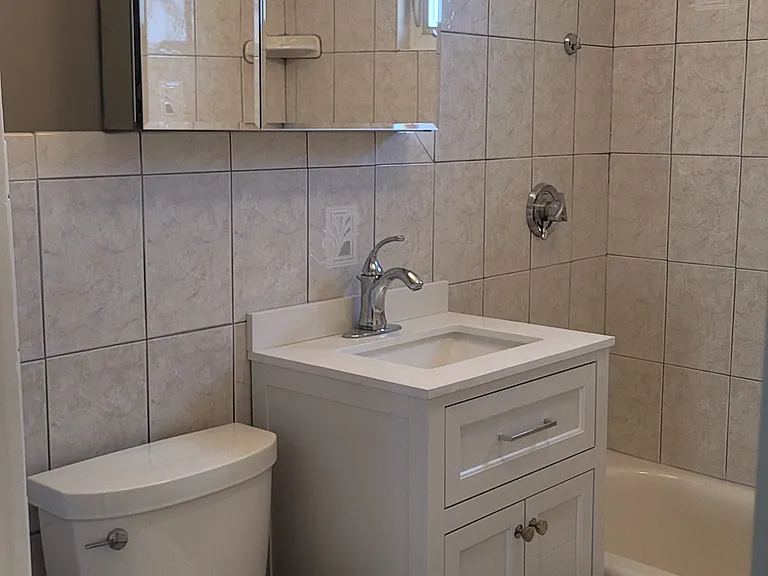 118 W Adams St #118 — Photo 17