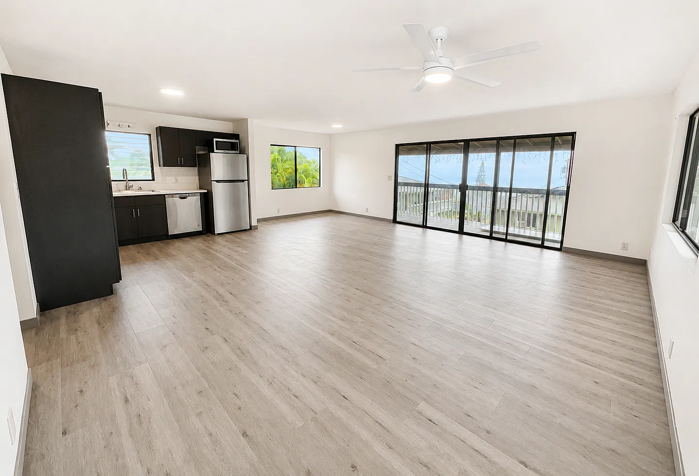 Unfurnished 3 Bed/2ba Private Home With Ocean View — Photo 2