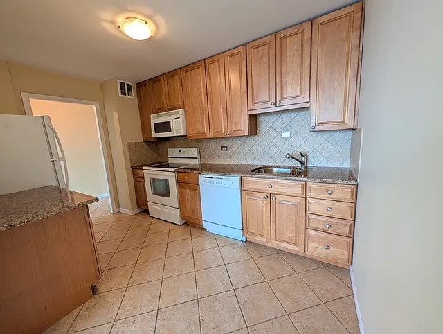 1 bed, 900 sqft, $1,990 — Photo 4