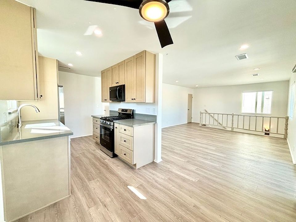1st image of 136 Ventura Ave