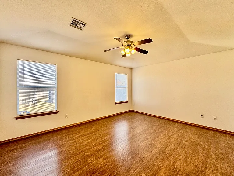 8221 Greer Way — Photo 17