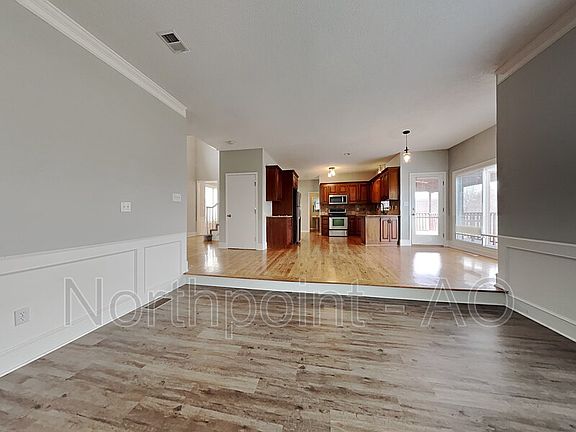 3rd image of 208 SE Battery Dr