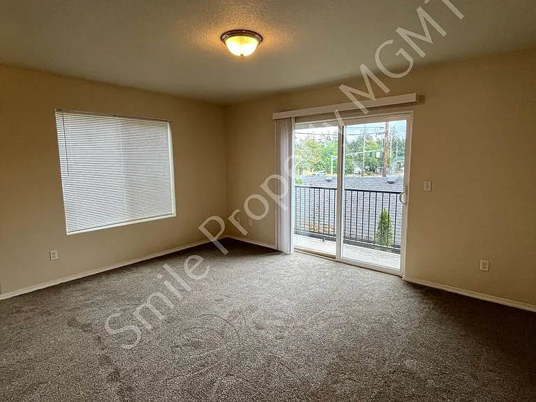 13450 SE Division St — Photo 3