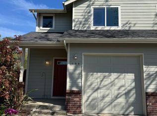 155 Monroe St #155, Harrisburg, OR 97446