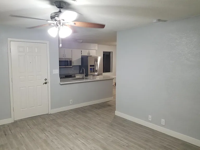 409 W Yukon Dr #8 — Photo 10