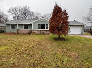 3358 S Oakwood Dr, Sault Sainte Marie, MI 49783