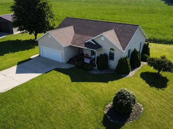707 Tulip Dr, Three Oaks, MI 49128