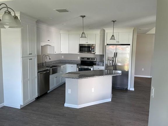 3rd image of 47 Felwood Ln