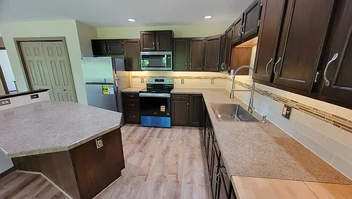 4398 Manhattan W Photo 1