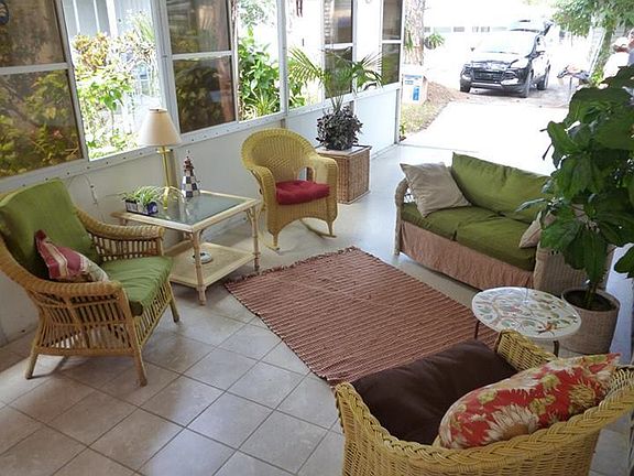 lanai
						:
						Outdoor lanai is now screened in.