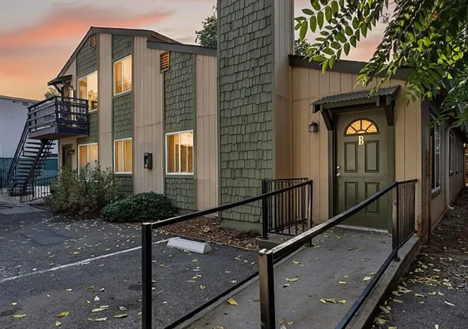 703 W 2nd Avenue B - D, Chico — Photo 1