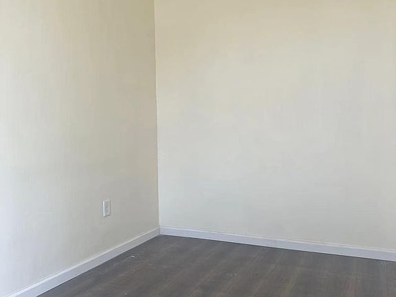 3rd image of 312 Kiswick St Floor 2
