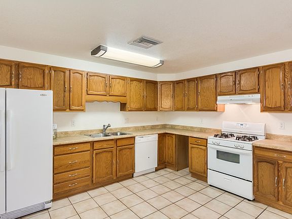 5th image of 1827 W Wood Dr