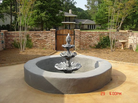 Private courtyard with fountain