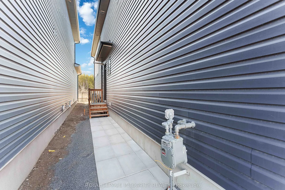 Building Photo - 625 Paakanaak Ave #B