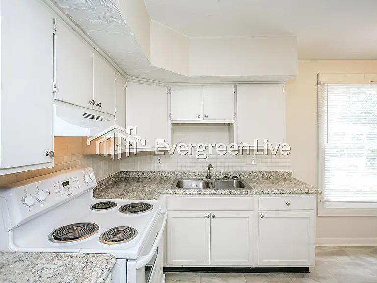 2044 Cold Spring Rd — Photo 5