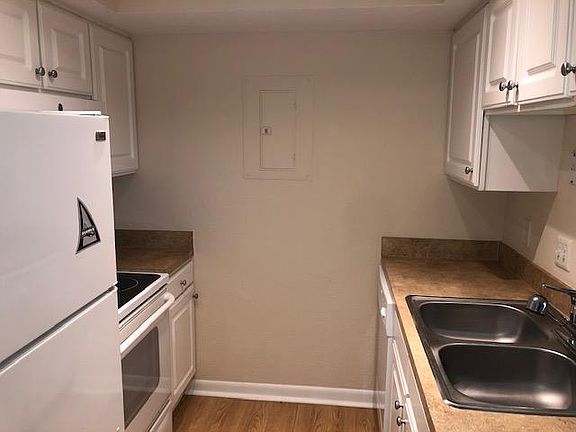 4th image of 100 Fairway Park Blvd Unit 1605