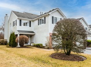 8257 Ripple Rdg, Darien, IL 60561