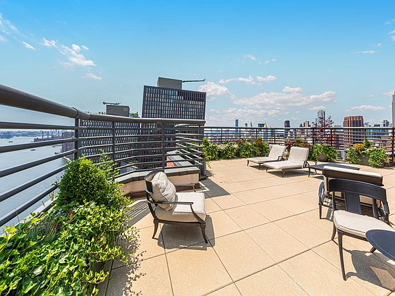 5th image of 415 E 37th St APT 7K