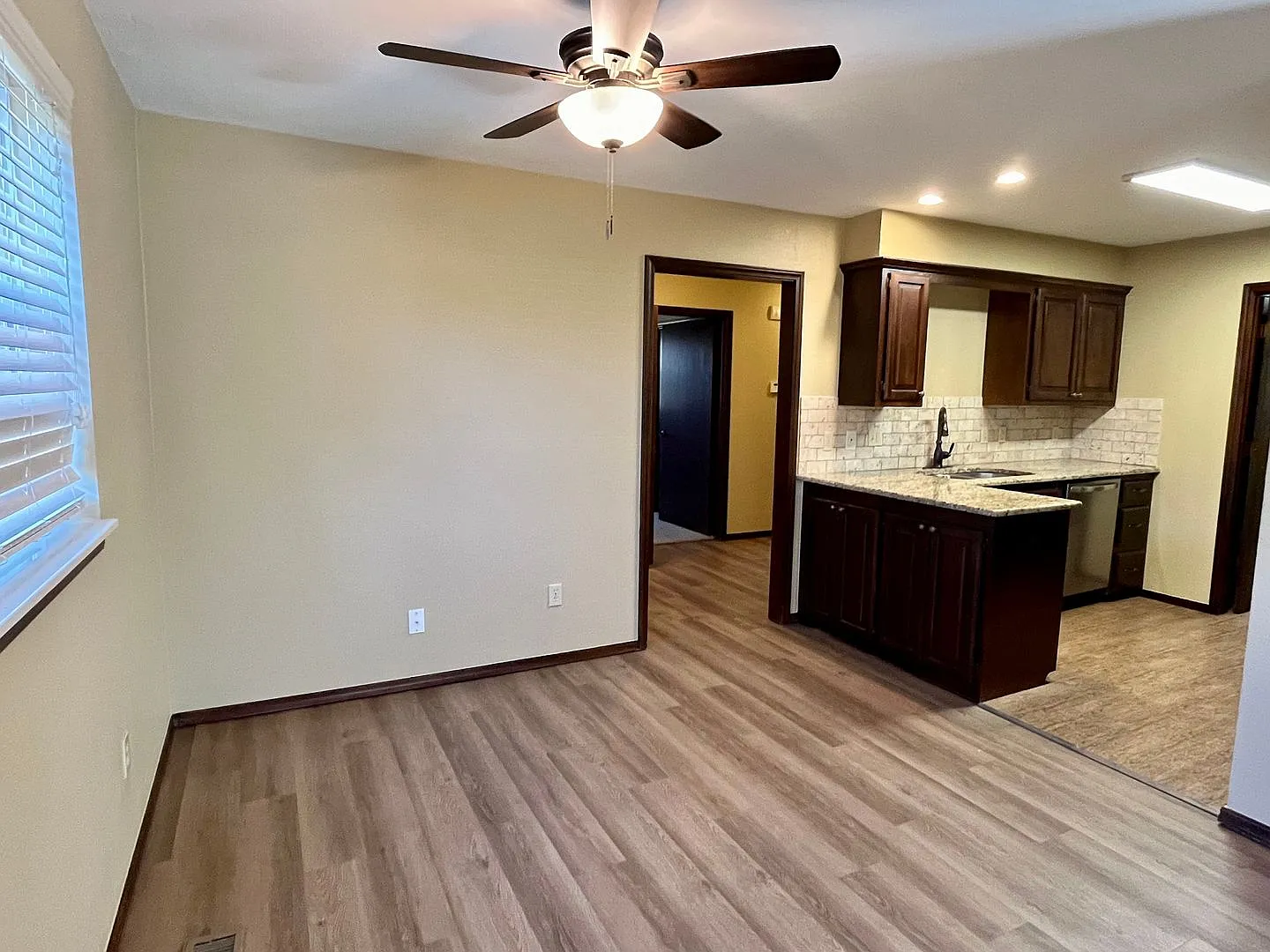 Beutiful 2 Bed 2 Bath Home in Downtown Edmond — Photo 3