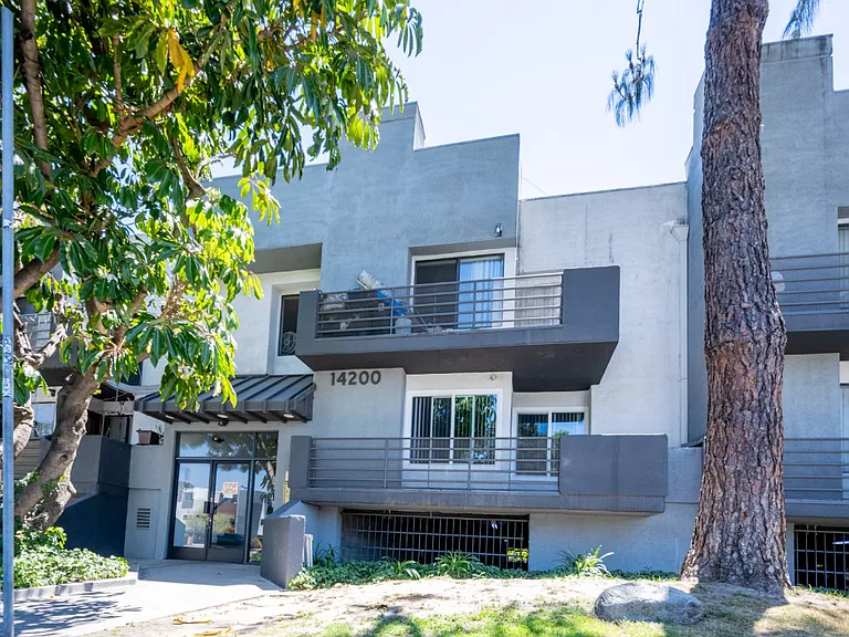 14200 Victory Property — Photo 15