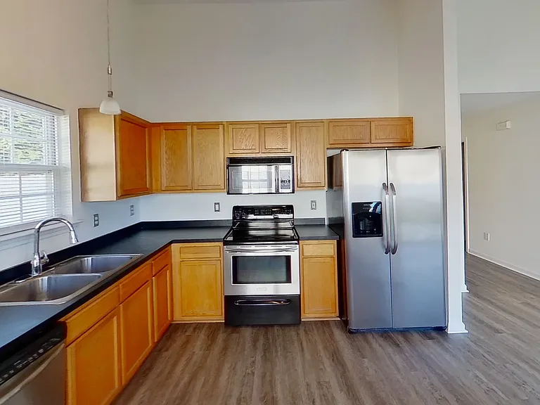 610 Pepperbush Dr — Photo 2