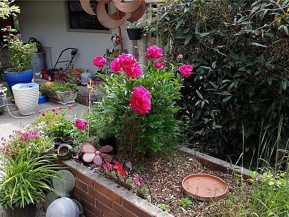 4th image of 1122 E Madrona Blvd NW