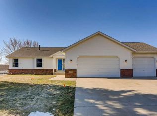 4020 Aspen Cir S, Rockford, MN 55373