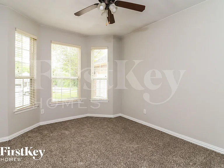 5228 Estrella Ln — Photo 12