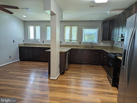 3rd image of 205 Burlington Dr