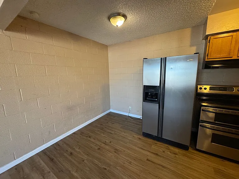 615 S Royal Crest Cir #11 — Photo 6