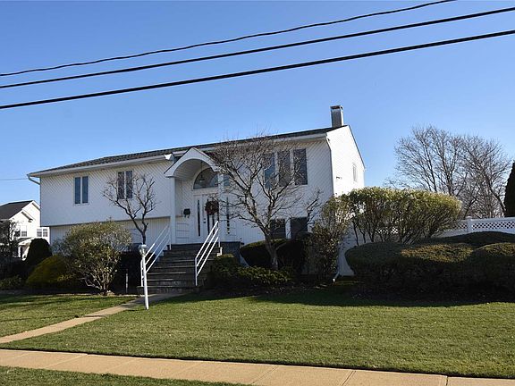 2nd image of 2595 Marina Park Dr