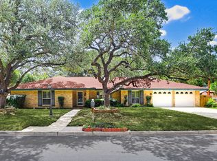 413 Golfcrest Dr, Windcrest, TX 78239