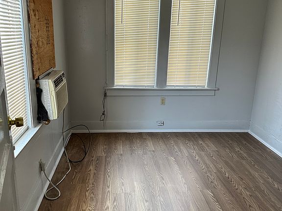 5th image of 408 N Saint Louis St #410-1/2